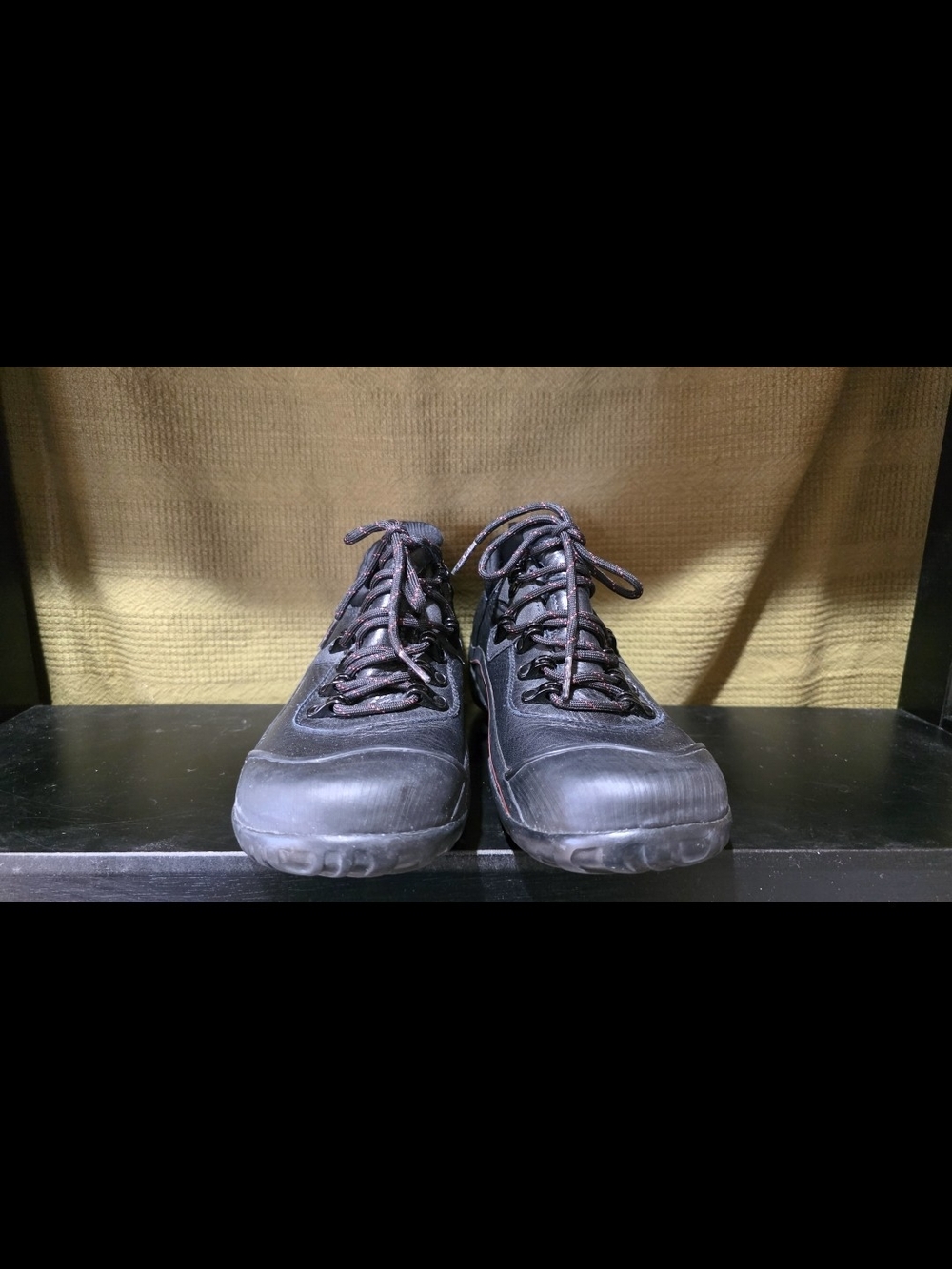 Clarks Black Women's Waterproof Muckers